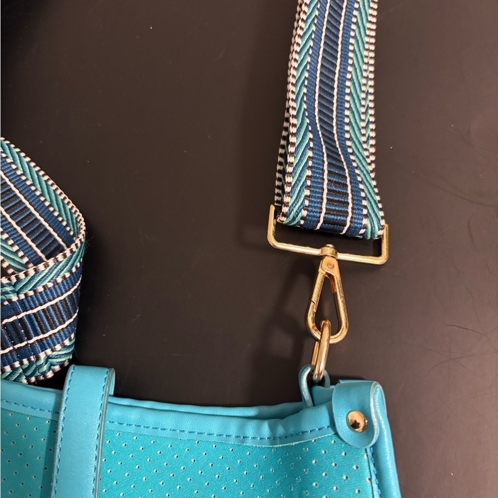 CROSSBODY, MESSENGER, Neoprene, Guitar Strap, Gold Hardware, Front Pocket. - Picture 6 of 6